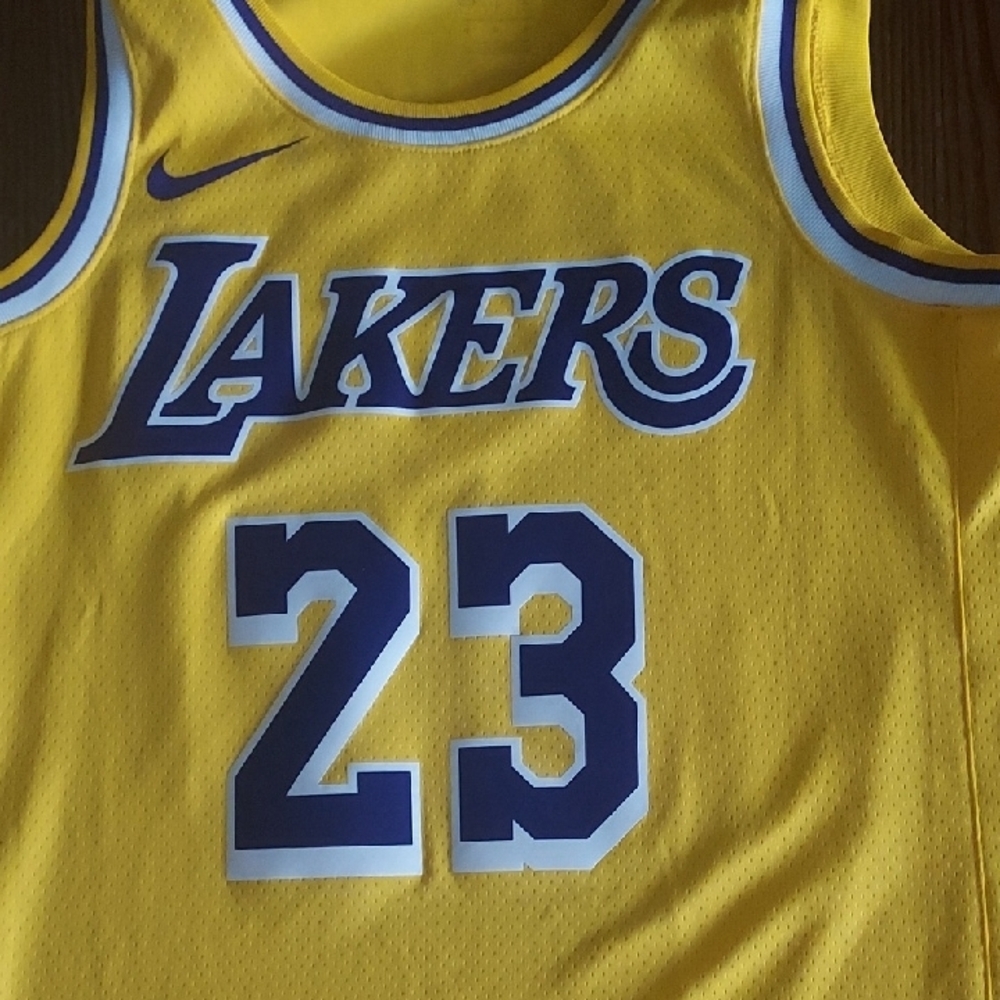 Lebron James LA LAKERS #23 Nike Swingman Jersey